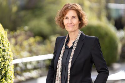 Portrait der Bürgermeisterin Dr. Corinna Clemens