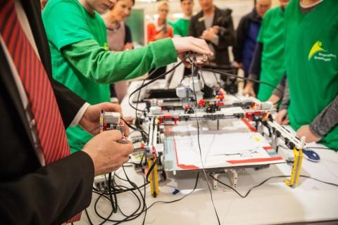 Veranstaltung: "11. Schlau-Schau" zum Thema Ästhetik in Kunst, Natur & Technik im Breuningerland Sindelfingen