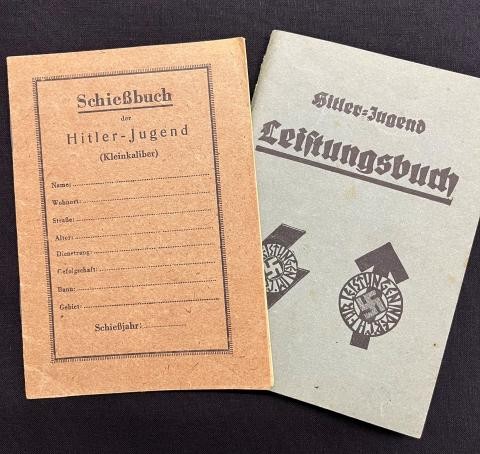 „Leistungsbuch“ und „Schießbuch“ der Hitlerjugend aus dem Bestand des Sindelfinger Stadtmuseums