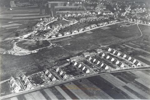 Quelle Foto: Strähle Luftbild Aufnahme vom 24.8.1936. Vorne Fronäckersiedlung, im Hintergrund Zimmerplatzsiedlung